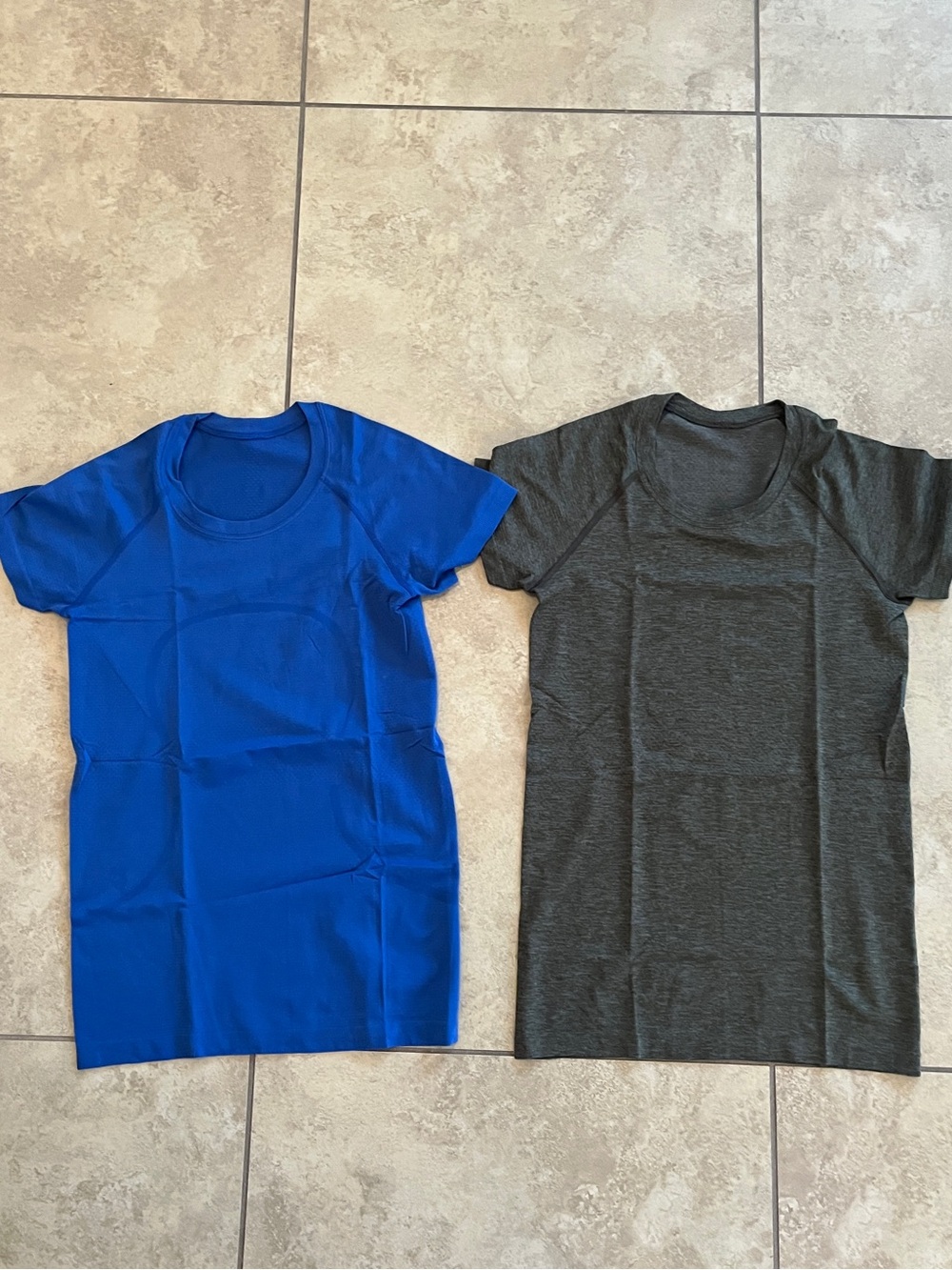 Lululemon swiftly tech shirts set of 2 blue olive green - Picture 2 of 5